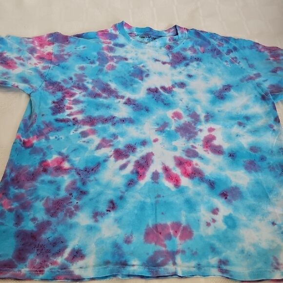 Gildan Tie-Dye Shirt in Blue and Purple - Picture 11 of 16